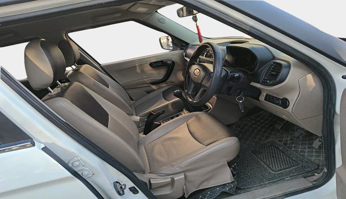 2018 Mahindra TUV300 T4 PLUS, Diesel, Manual, 1,20,160 km, interior