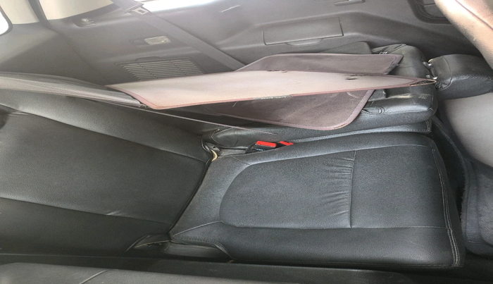 2018 Tata Hexa XM 4X2 7 STR, Diesel, Manual, 42,689 km, interior