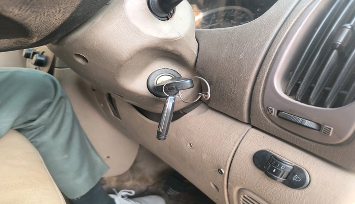 2011 Mahindra Scorpio SLE, Diesel, Manual, 1,15,920 km, interior