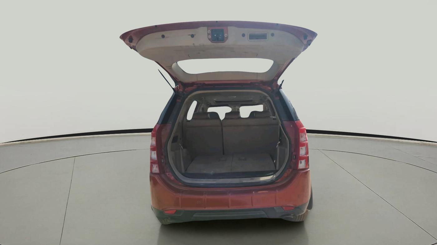 2015 Mahindra XUV500 W10, Diesel, Manual, 1,05,600 km, exterior