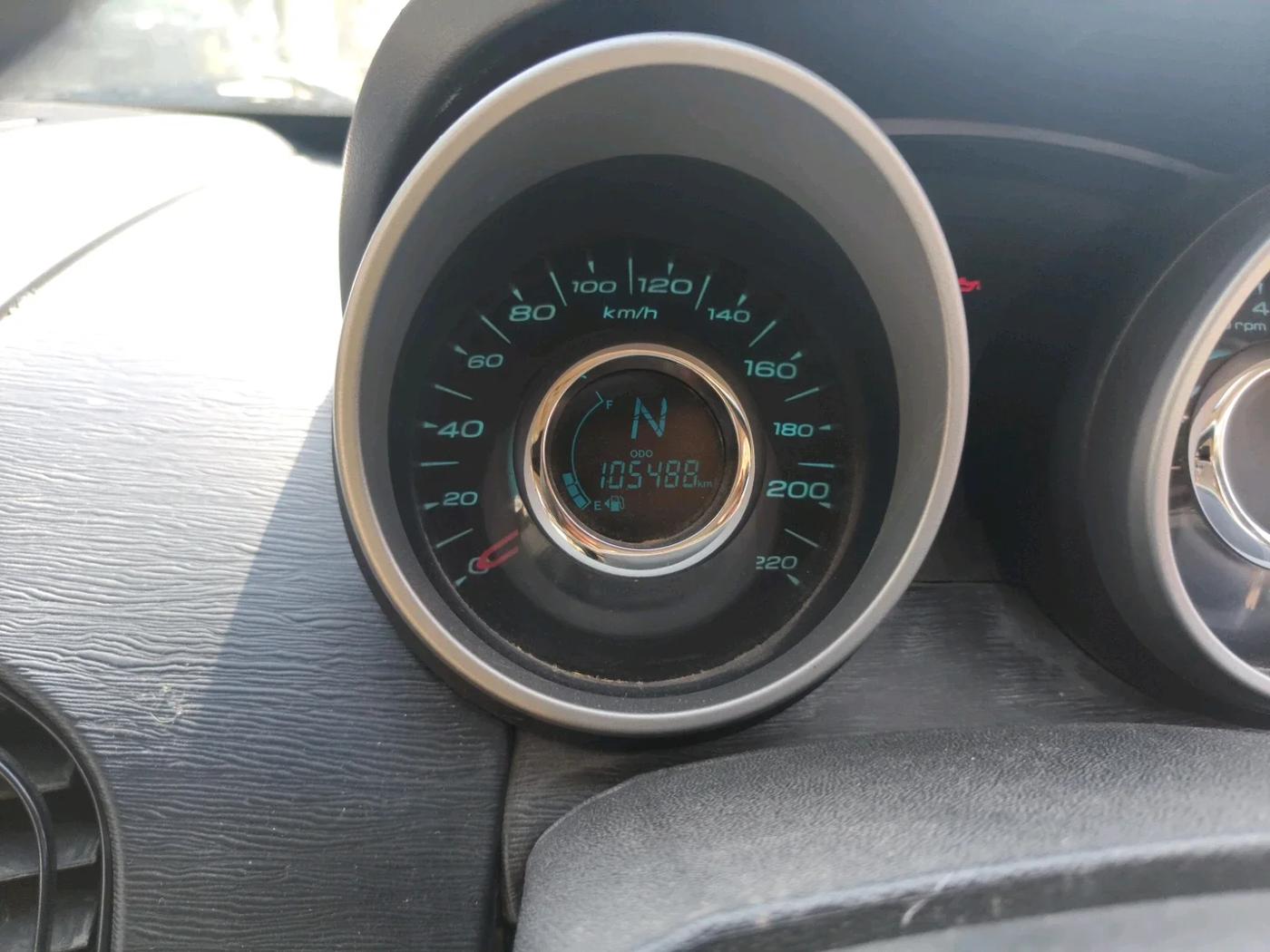 2015 Mahindra XUV500 W10, Diesel, Manual, 1,05,600 km, interior