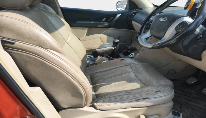 2015 Mahindra XUV500 W10, Diesel, Manual, 1,05,488 km, interior