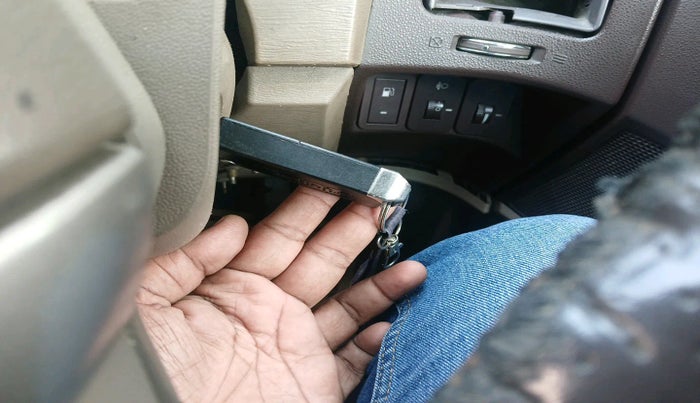 2014 Mahindra XUV500 W8, Diesel, Manual, 1,61,141 km, interior