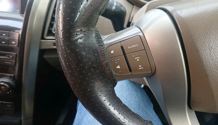 2014 Mahindra XUV500 W8, Diesel, Manual, 1,61,141 km, interior