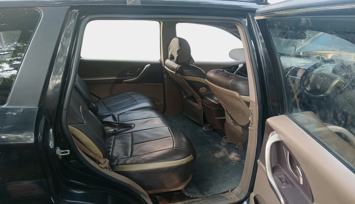 2014 Mahindra XUV500 W8, Diesel, Manual, 1,61,141 km, interior