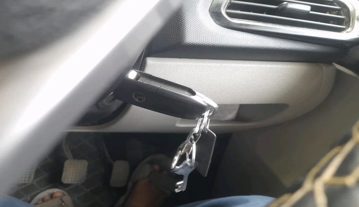 2016 Tata Tiago XZ PETROL, Petrol, Manual, 47,287 km, interior