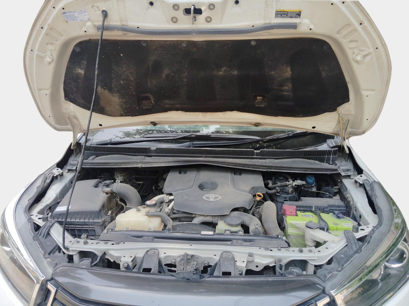 2022 Toyota Innova Crysta 2.4 VX 8 STR, Diesel, Manual, 1,08,000 km, exterior