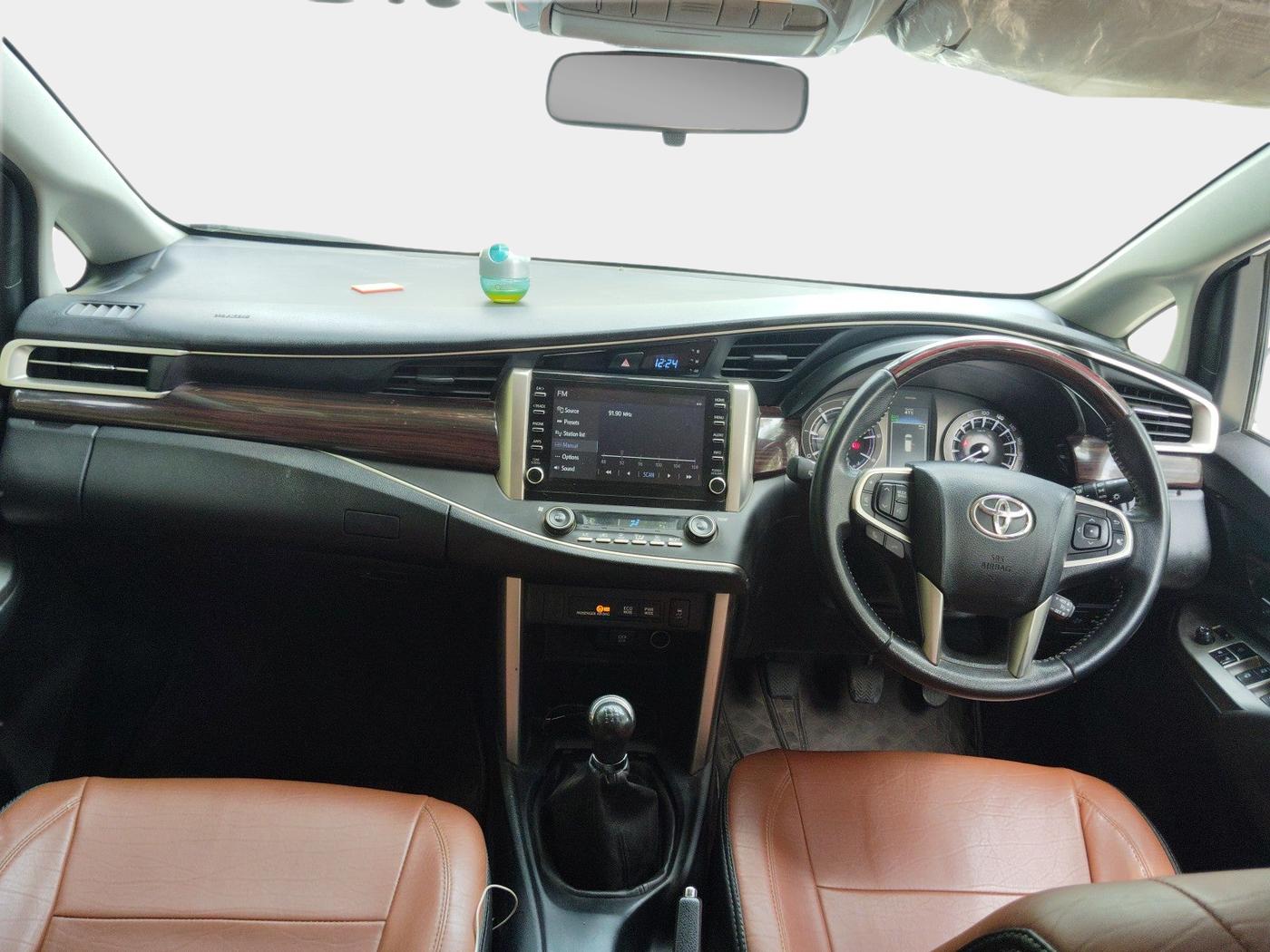 2022 Toyota Innova Crysta 2.4 VX 8 STR, Diesel, Manual, 1,08,000 km, interior