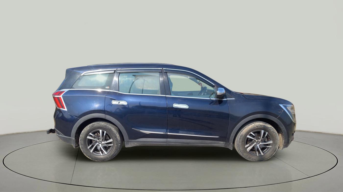 2021 Mahindra XUV700 AX 5 P MT 7 STR, Petrol, Manual, 62,018 km, exterior