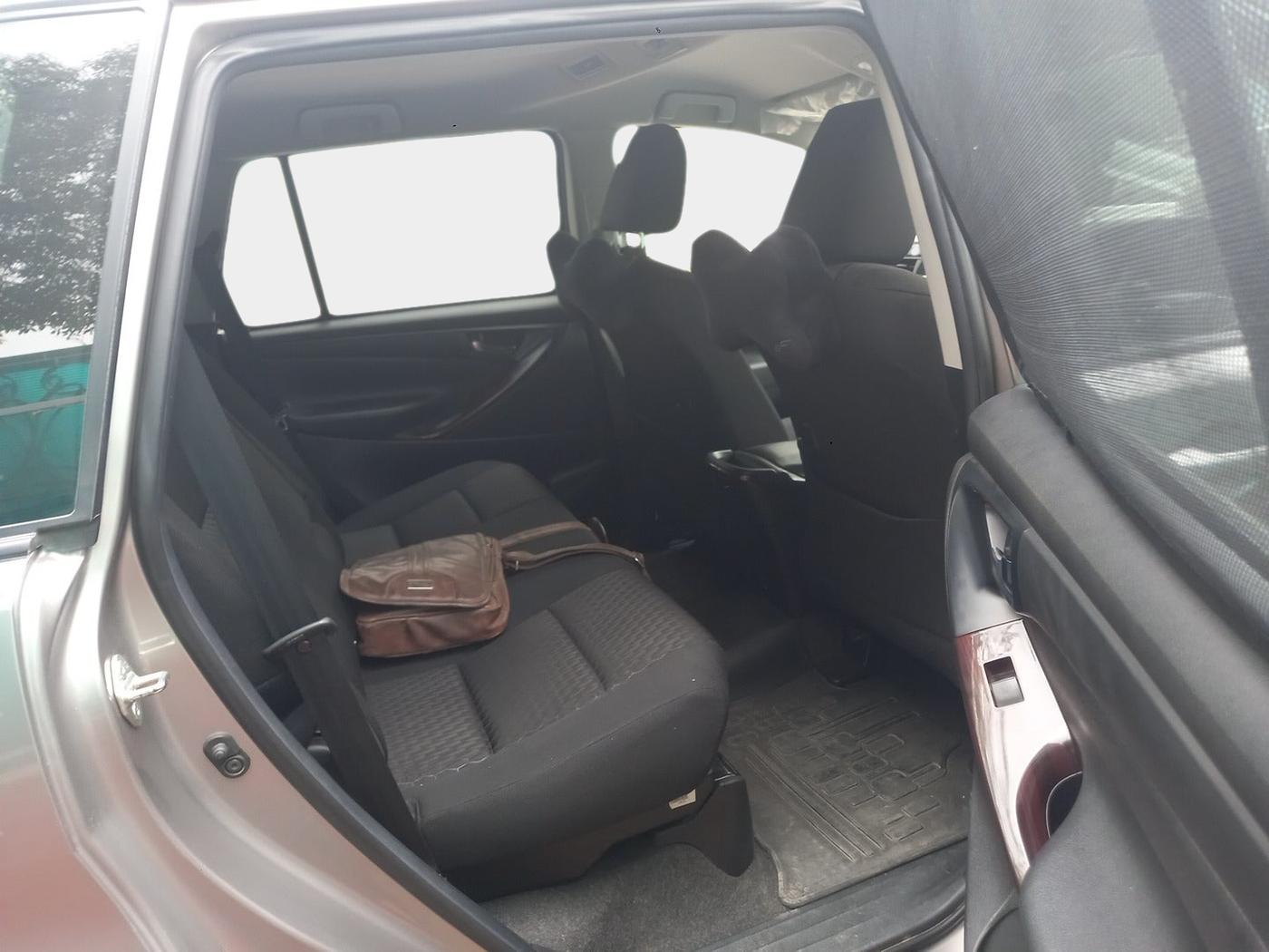 2022 Toyota Innova Crysta 2.4 GX 8 STR, Diesel, Manual, 35,877 km, interior