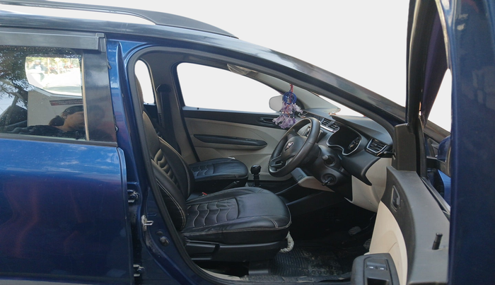 2019 Renault TRIBER RXL MT, Petrol, Manual, 15,652 km, interior