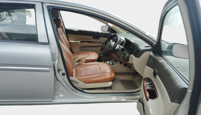 2010 Hyundai Verna TRANSFORM 1.6 VTVT, Petrol, Manual, 1,54,444 km, interior