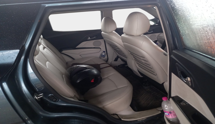 2023 Mahindra XUV300 W8 (O) 1.5 DIESEL, Diesel, Manual, 41,355 km, interior