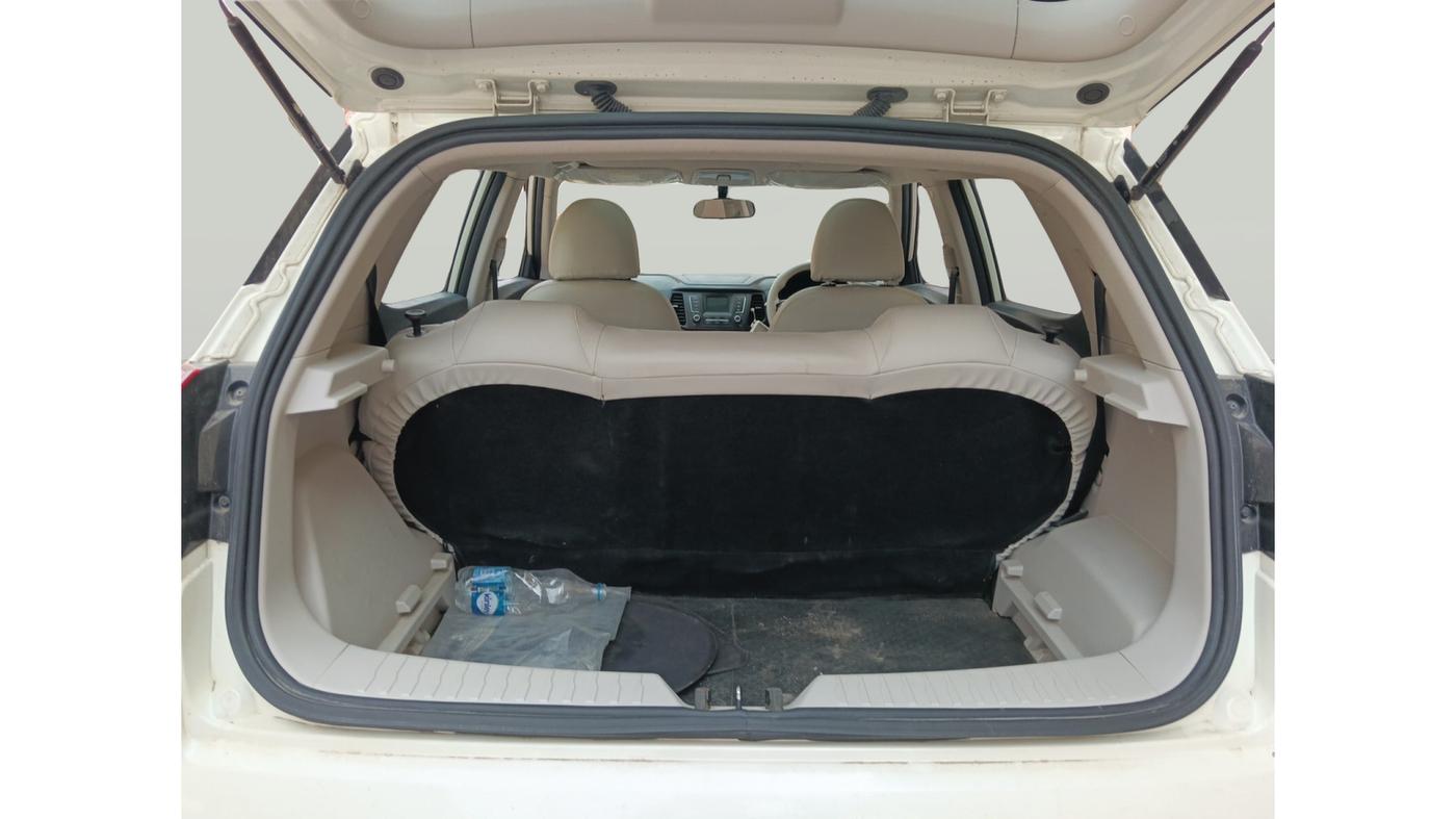 2022 Mahindra XUV300 W6 1.5 Sunroof Diesel, Diesel, Manual, 30,000 km, exterior