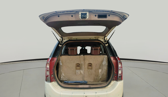 2012 Mahindra XUV500 W8, Diesel, Manual, 1,80,586 km, exterior