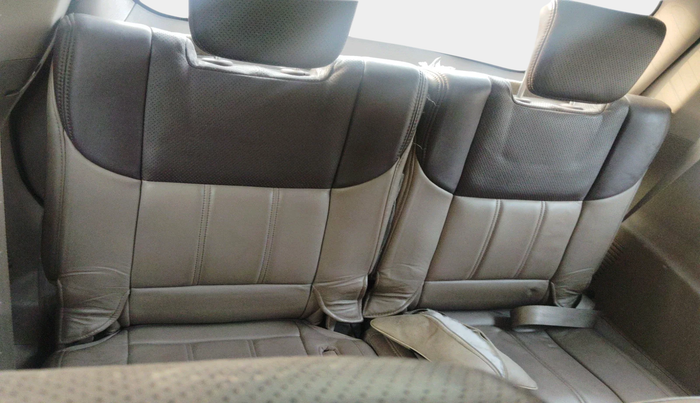 2012 Mahindra XUV500 W8, Diesel, Manual, 1,80,586 km, interior