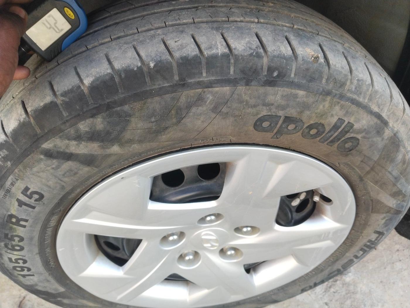 2021 Hyundai VENUE S+ 1.2, Petrol, Manual, 40,720 km, tyre