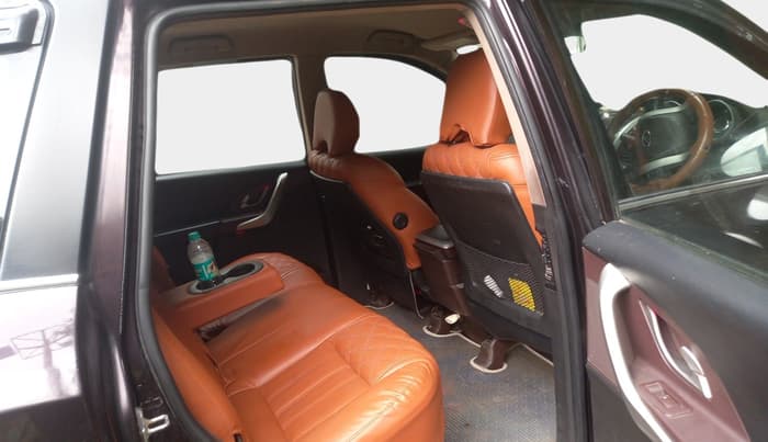 2014 Mahindra XUV500 W8, Diesel, Manual, 80,244 km, interior