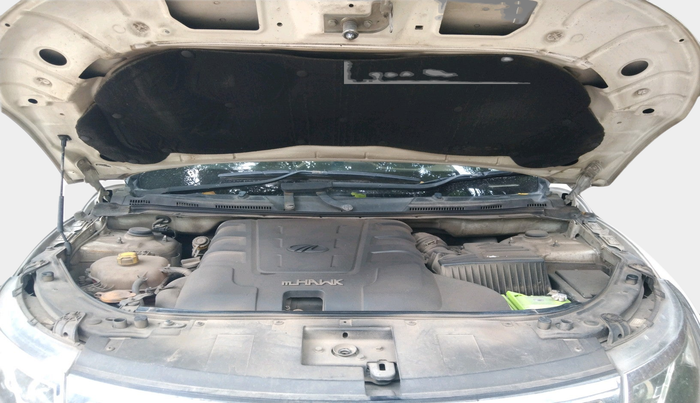 2018 Mahindra XUV500 W9, Diesel, Manual, 1,74,497 km, exterior