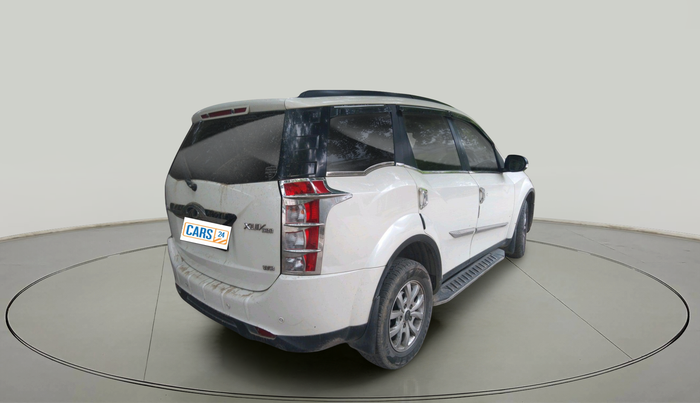 2018 Mahindra XUV500 W9, Diesel, Manual, 1,74,497 km, exterior
