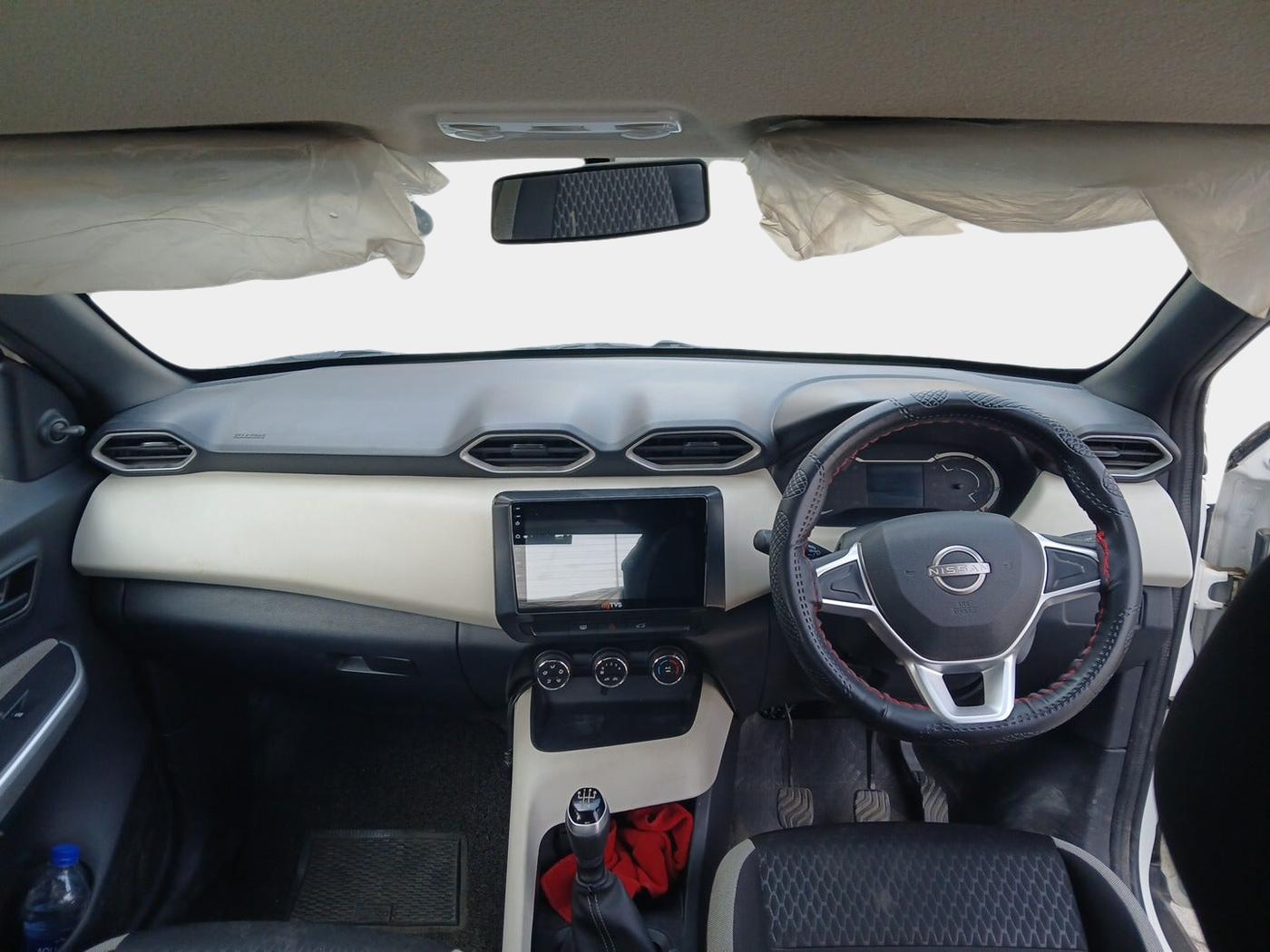 2023 Nissan MAGNITE XE, Petrol, Manual, 12,917 km, interior