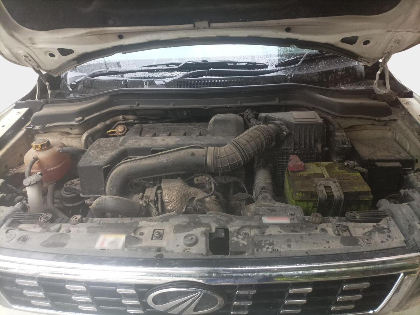 2020 Mahindra XUV300 W8 (O) 1.5 DIESEL, Diesel, Manual, 1,34,000 km, exterior