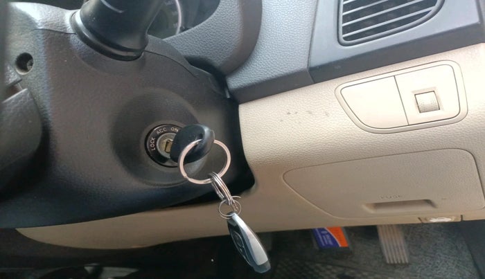 2017 Hyundai Eon MAGNA +, Petrol, Manual, 72,500 km, interior