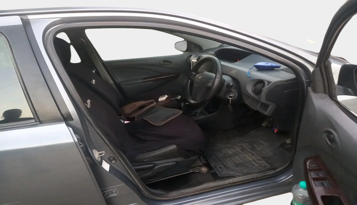 2013 Toyota Etios Liva G, Petrol, Manual, 1,06,976 km, interior