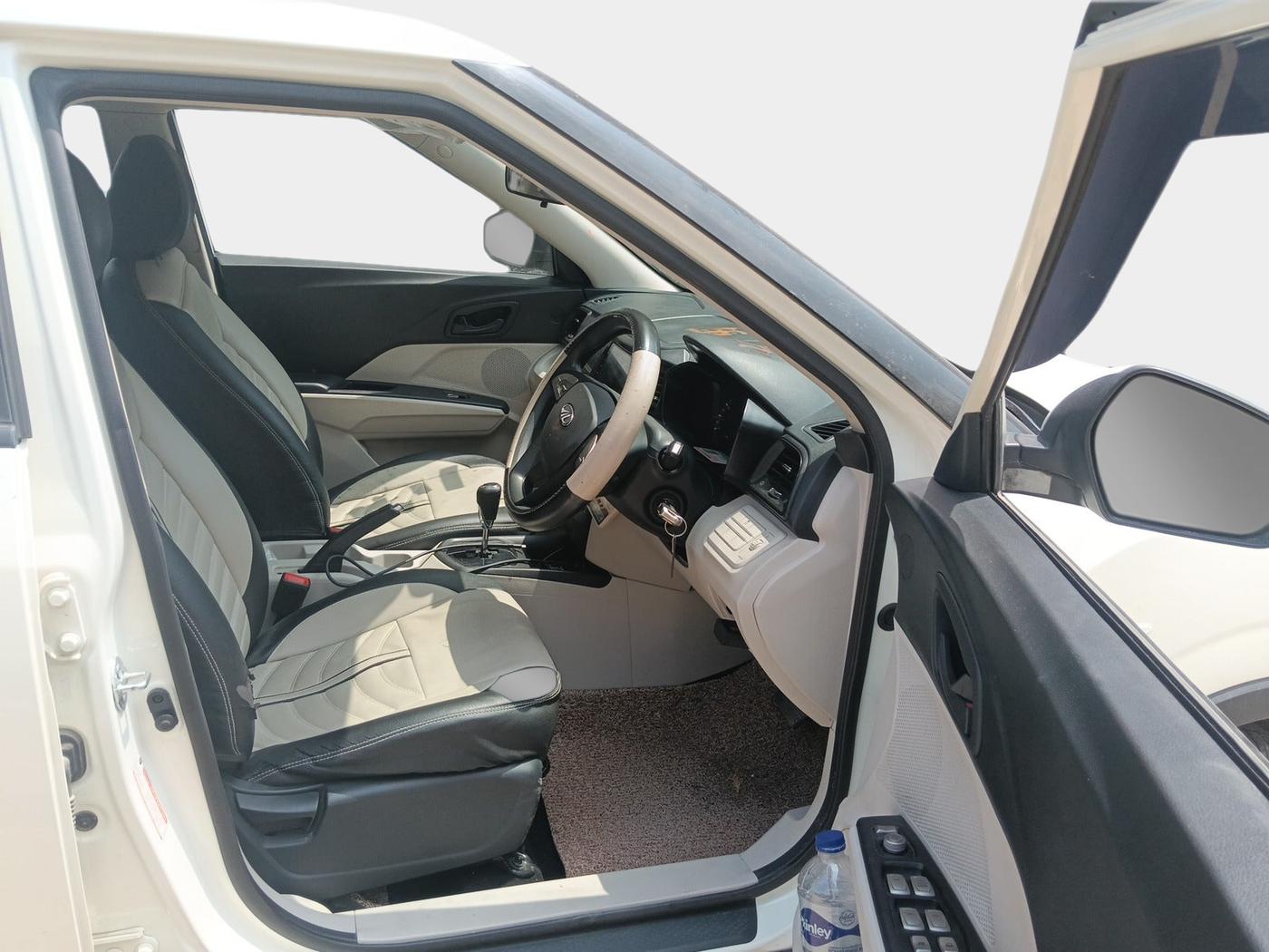 2021 Mahindra XUV300 W6 1.2 PETROL AMT, Petrol, Automatic, 36,333 km, interior