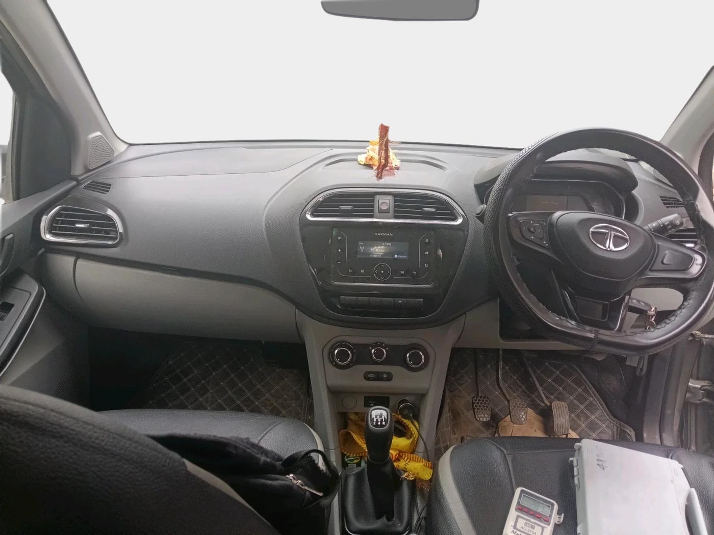 2022 Tata Tiago XT CNG, CNG, Manual, 21,400 km, interior