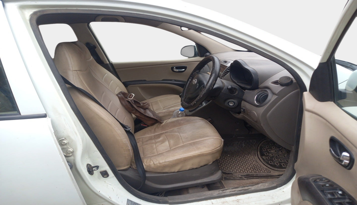 2011 Hyundai i10 MAGNA 1.2, Petrol, Manual, 1,21,061 km, interior