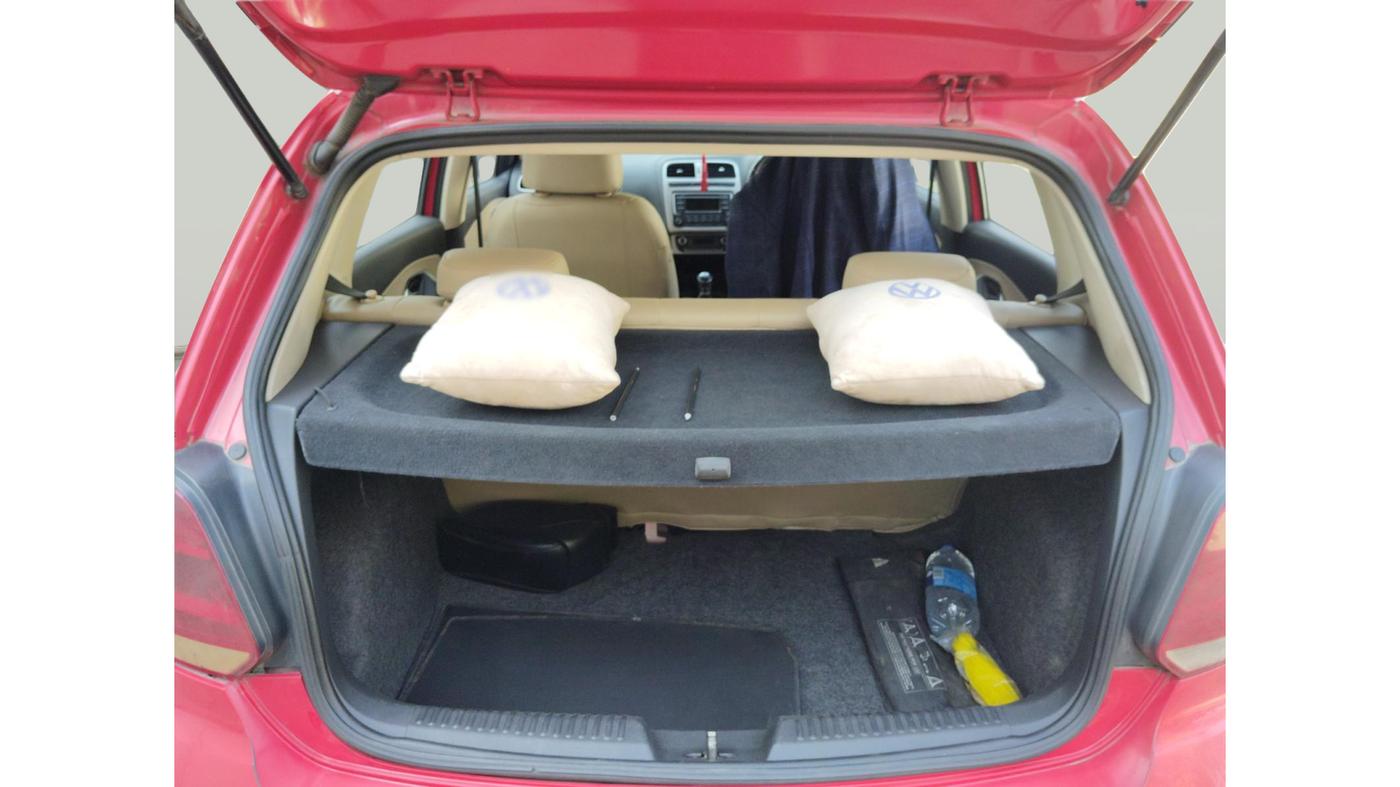 2014 Volkswagen Polo HIGHLINE1.5L, Diesel, Manual, 1,42,262 km, exterior