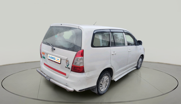 2012 Toyota Innova 2.5 GX 8 STR, Diesel, Manual, 2,22,308 km, exterior