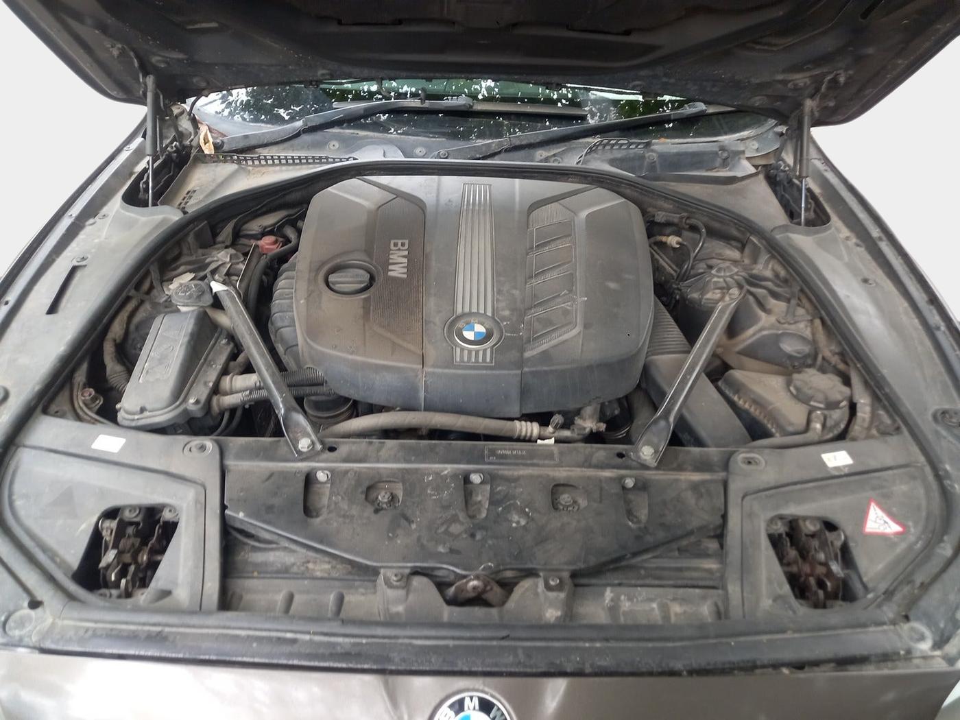 2011 BMW 5 Series 520D 2.0, Diesel, Automatic, 1,26,001 km, exterior