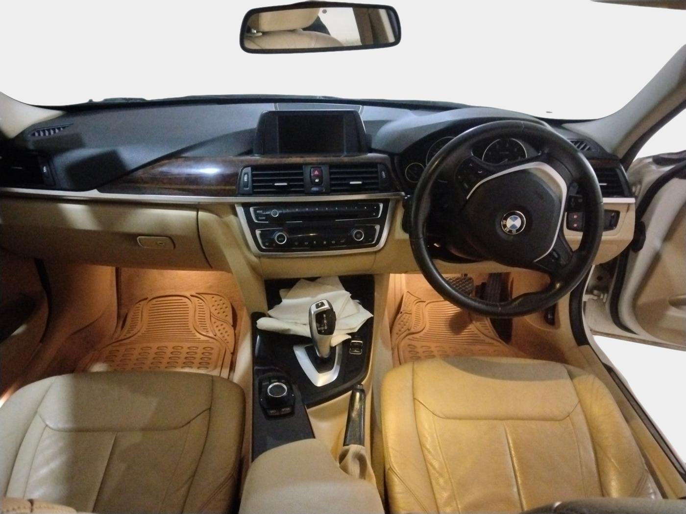 2014 BMW 3 Series 320D LUXURYLINE, Diesel, Automatic, 78,928 km, interior