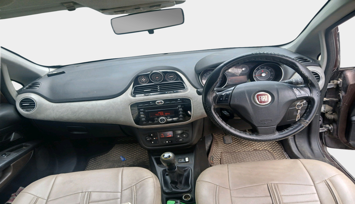2014 Fiat Avventura ACTIVE MULTIJET 1.3, Diesel, Manual, 1,29,767 km, interior