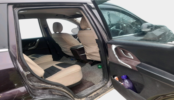 2012 Mahindra XUV500 W8, Diesel, Manual, 1,14,686 km, interior
