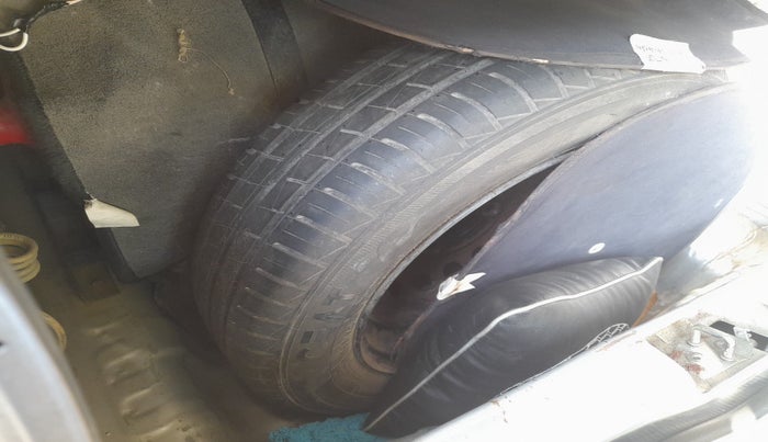 2020 Renault Kwid RXT 1.0, Petrol, Manual, 37,321 km, tyre