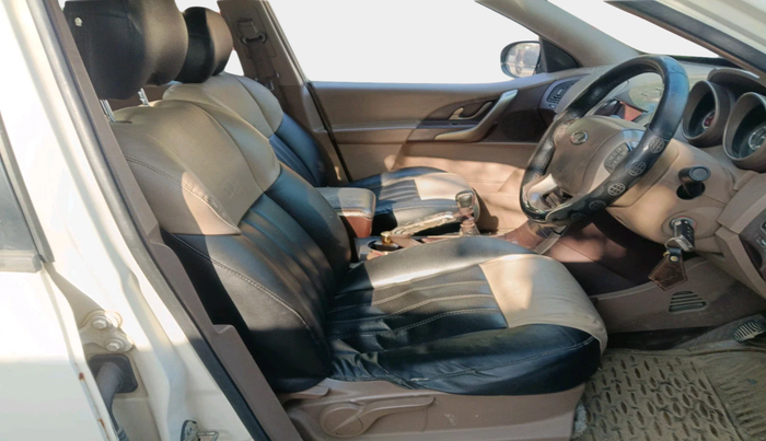 2013 Mahindra XUV500 W8, Diesel, Manual, 1,24,118 km, interior