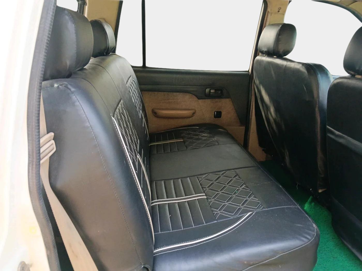 2015 Chevrolet Tavera LS B2 10 STR, Diesel, Manual, 1,10,129 km, interior