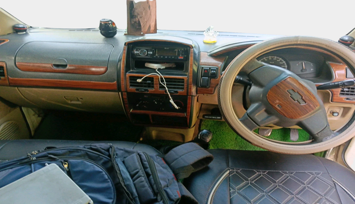 2015 Chevrolet Tavera LS B2 10 STR, Diesel, Manual, 1,10,129 km, interior