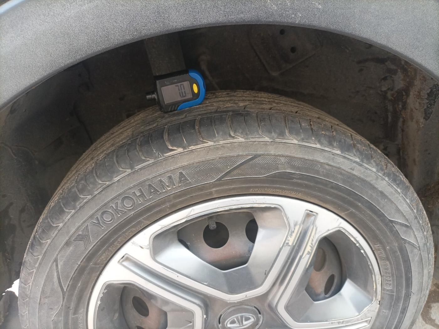 2018 Tata NEXON XZ PETROL, Petrol, Manual, 60,032 km, tyre