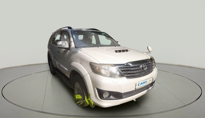 2013 Toyota Fortuner 3.0 4X4 MT, Diesel, Manual, 1,30,881 km, exterior