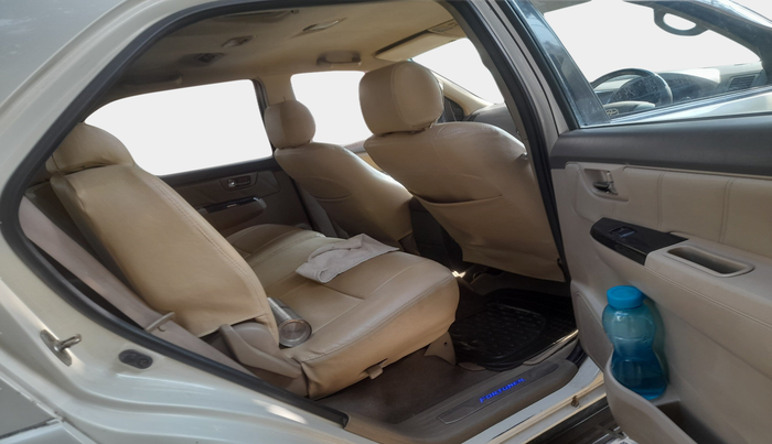 2013 Toyota Fortuner 3.0 4X4 MT, Diesel, Manual, 1,30,881 km, interior