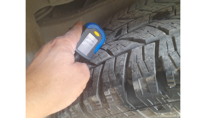 2013 Toyota Fortuner 3.0 4X4 MT, Diesel, Manual, 1,30,881 km, tyre