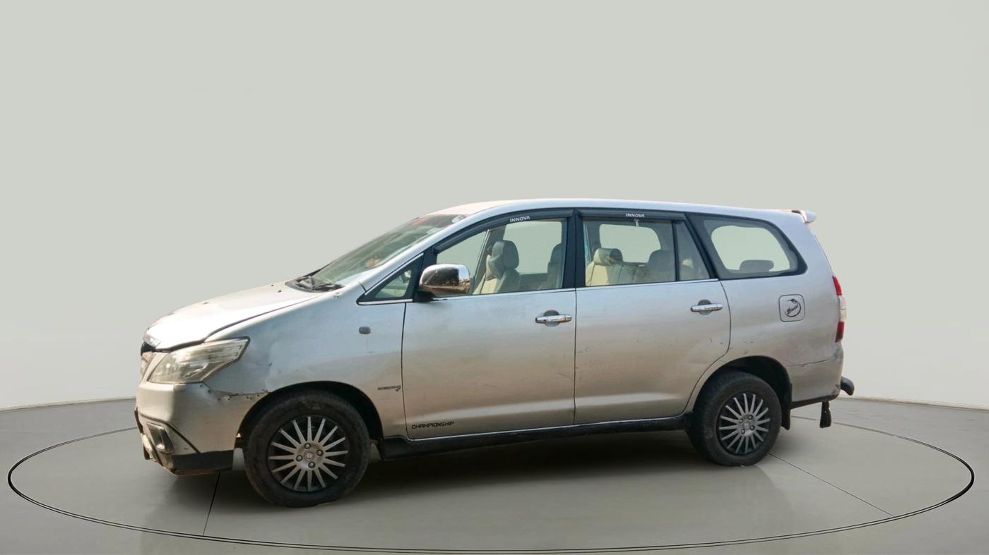 2012 Toyota Innova 2.5 G 8 STR, Diesel, Manual, 1,82,440 km, exterior