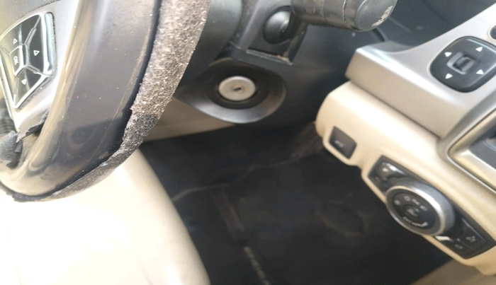 2016 Ford Endeavour TREND 3.2 4X4 AT, Diesel, Automatic, 1,80,420 km, interior