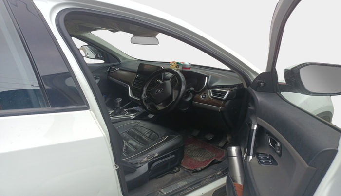2019 Tata Harrier XT 2.0L KRYOTEC, Diesel, Manual, 1,56,536 km, interior
