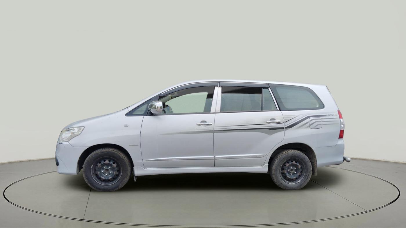 2014 Toyota Innova 2.5 GX 8 STR, Diesel, Manual, 1,88,053 km, exterior