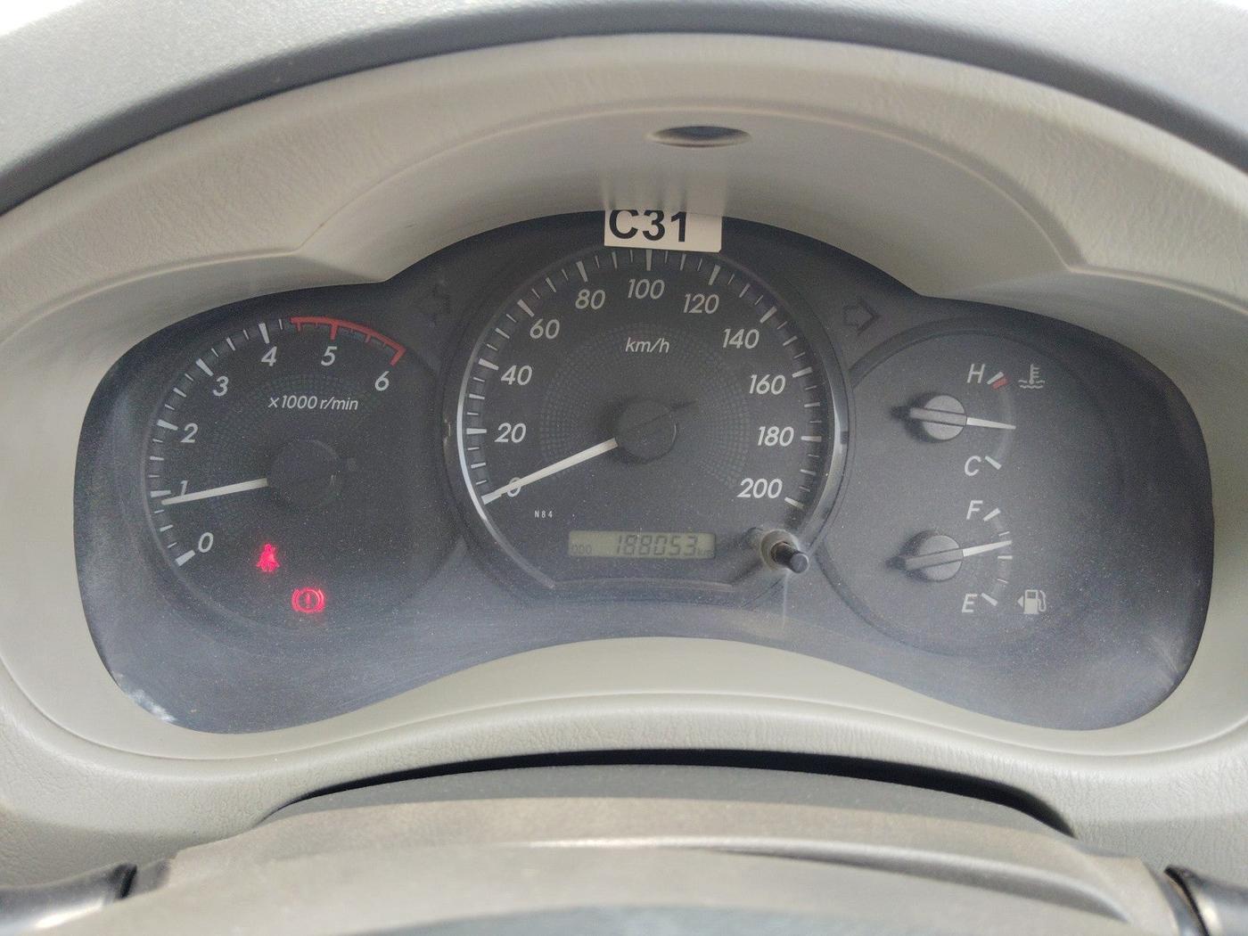2014 Toyota Innova 2.5 GX 8 STR, Diesel, Manual, 1,88,053 km, interior